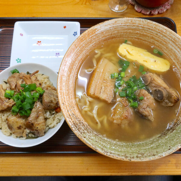 ミックスそば（1,000円）＆ジューシー肉丼（300円）