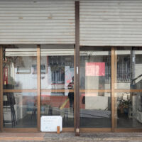 那覇・路地裏のカジュアルすぎるフレンチ「Koba's」（コバズ）で美味しい前菜付きチキンカレー