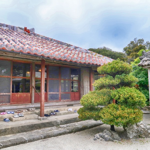 八重瀬の古民家「屋宜家」