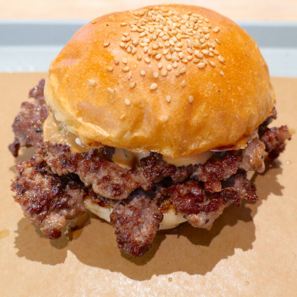 クラシックスマッシュダブルバーガー（1,800円）