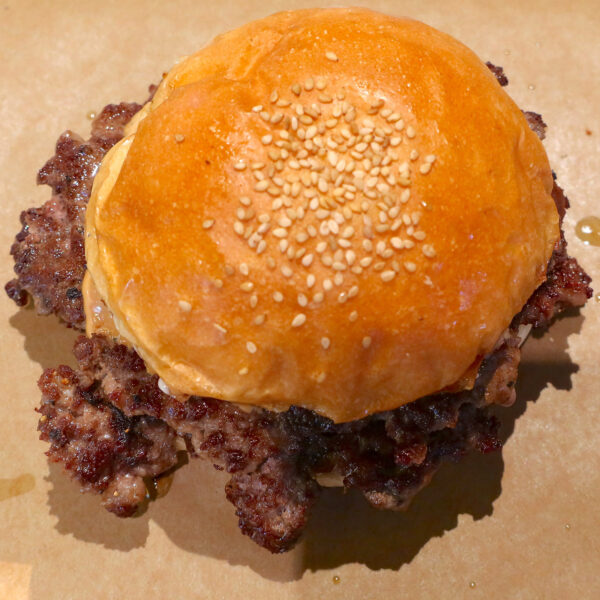 肉のはみ出し方が違う！