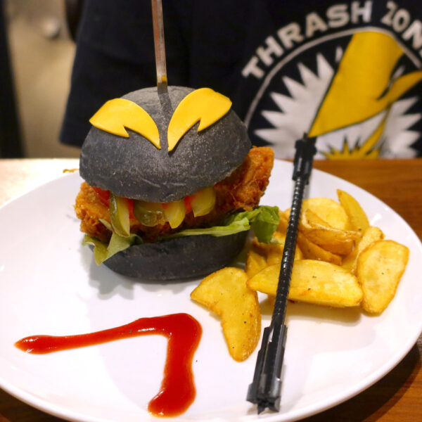 ウルトラマンベリアル 暗黒のチキンバーガー（1,705円）