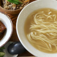 首里の沖縄そば「首里 ほりかわ」でソーキ・そば＆じゅしぃ