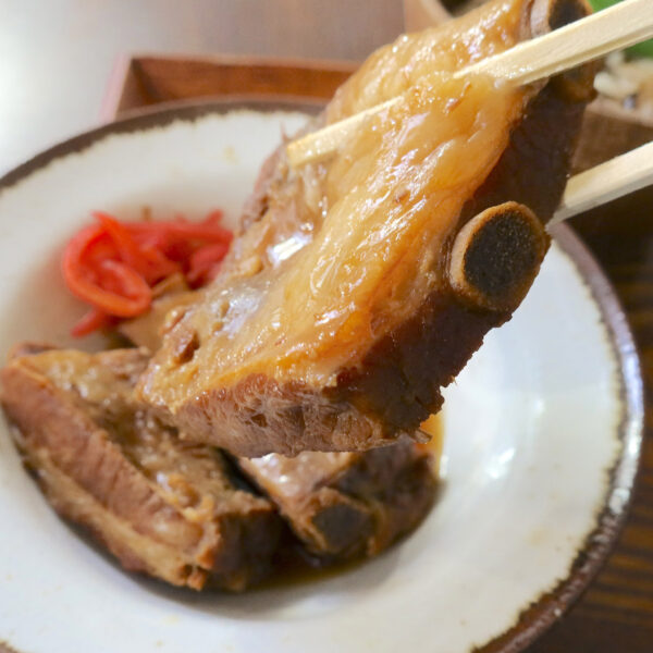 ボリュームたっぷりのソーキ