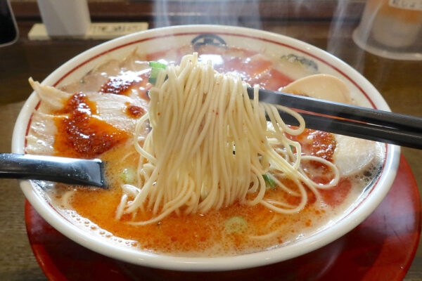 豊見城「豚骨ラーメン まる・安」で特製赤から豚骨＋ねぎ替玉