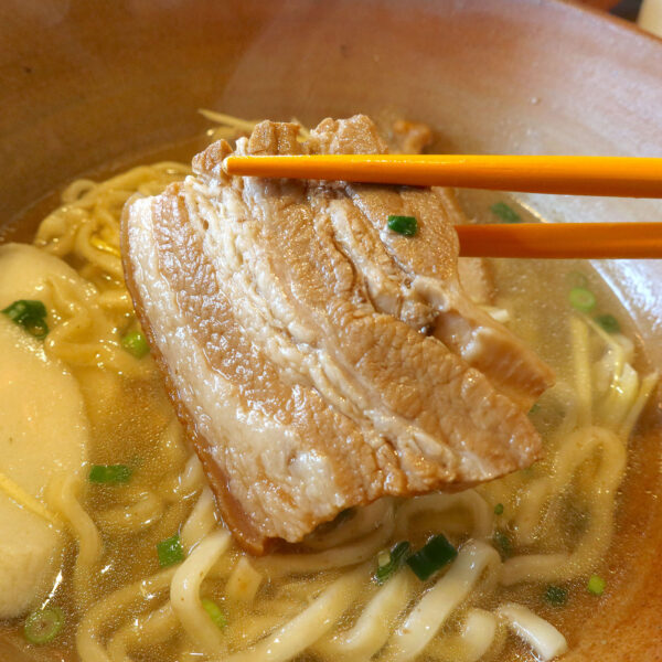 特徴的な三枚肉