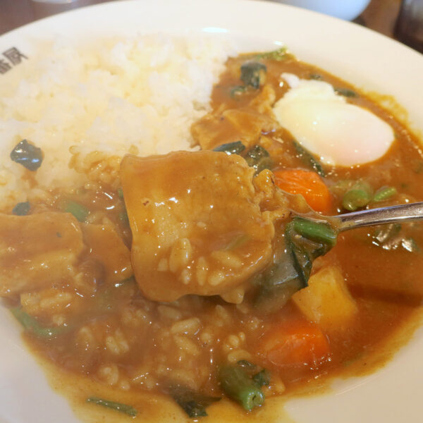 このお肉がグランマカレー