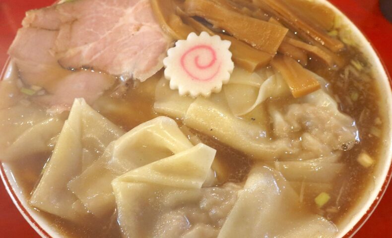 宜野湾「麺と飯ソウハチヤ がろんちゃん店」で限定・肉煮干しワンタン麺 手揉み麺指定