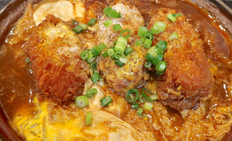 とんかつチェーン「かつさと」で限定・かき味噌鍋定食は牡蠣もうまいが味噌玉ご飯もうまい