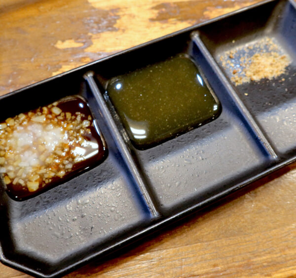 超にんにく醤油&フルーツソース&特製スパイス