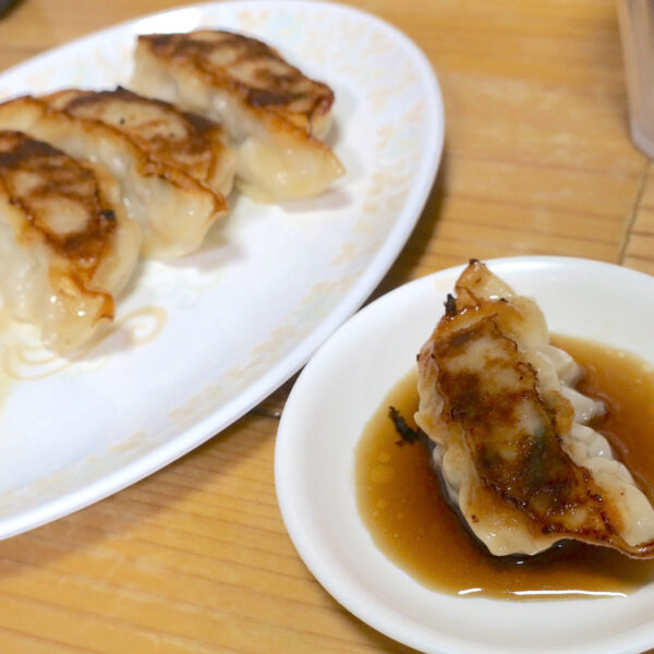 ギョーザ（330円）