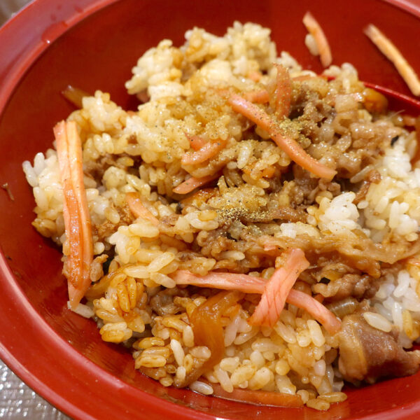 紅生姜を入れて混ぜる