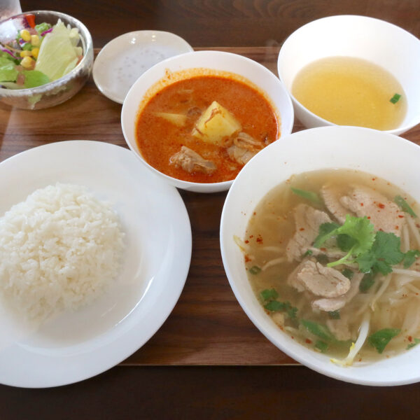 ハーフ&ハーフ ランチセット(1,300円)