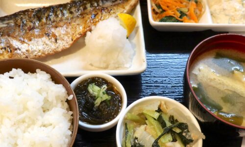 那覇・県庁前「風林火山」で焼魚定食 さば塩