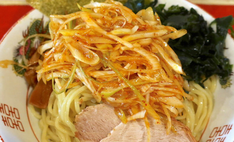 宜野湾「麺と飯ソウハチヤ がろんちゃん店」で限定・背脂辛味噌ネギつけ麺 200g