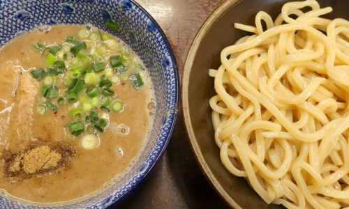 那覇・真嘉比「夢ノ弥」で濃厚豚骨魚介三代目つけ麺+豚バラ