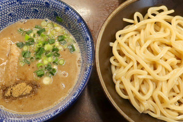 那覇・真嘉比「夢ノ弥」で濃厚豚骨魚介三代目つけ麺＋豚バラ