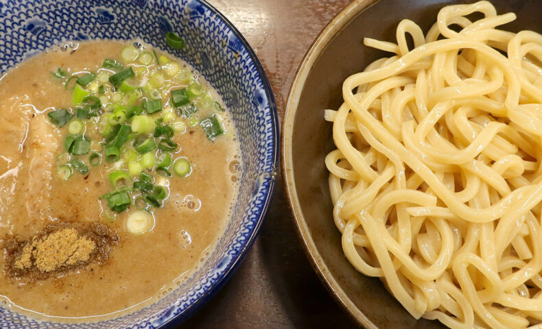 那覇・真嘉比「夢ノ弥」で濃厚豚骨魚介三代目つけ麺+豚バラ