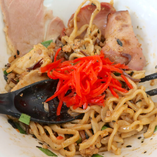 紅生姜で食感と酸味を追加