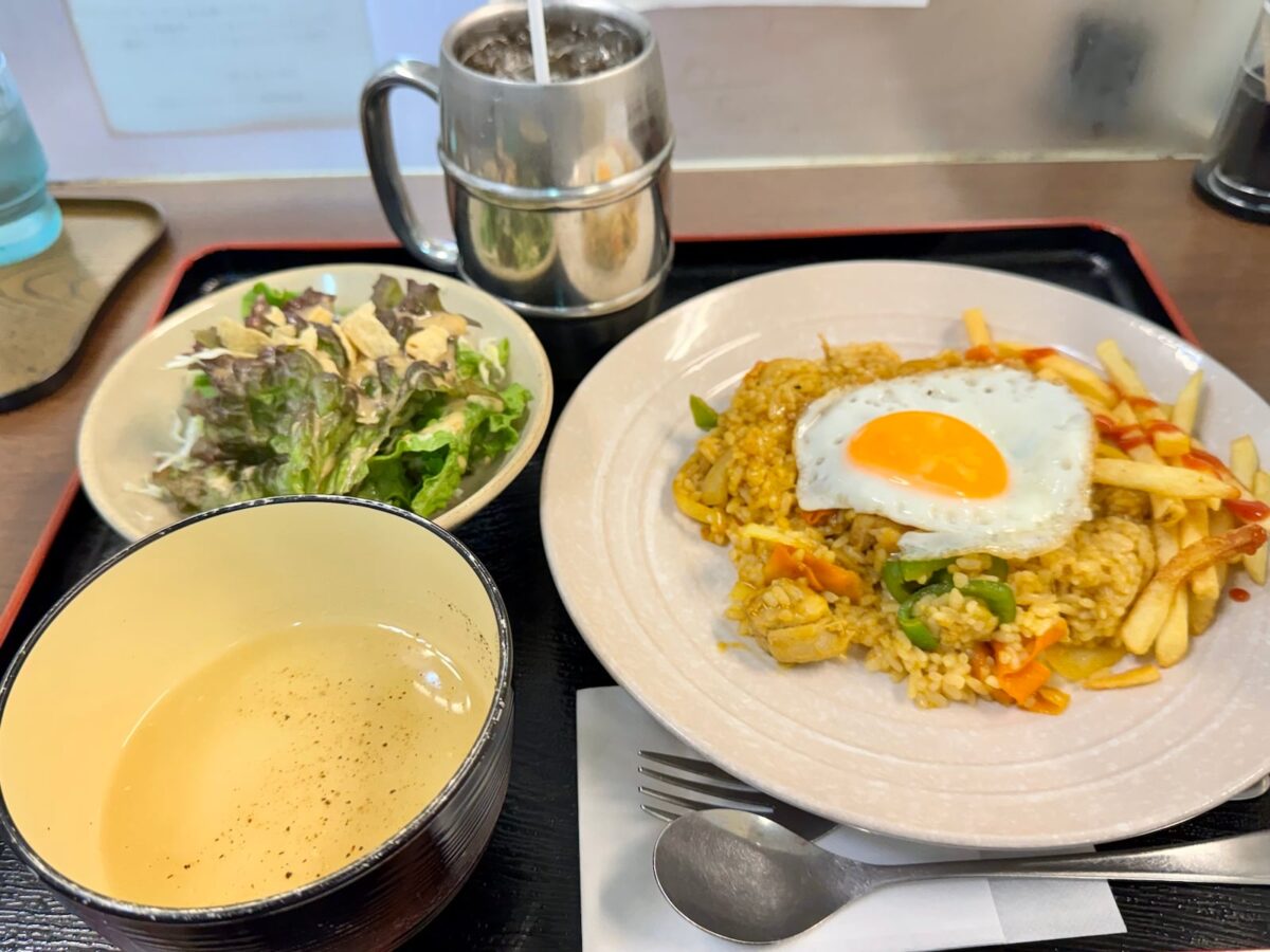 とり肉野菜カレーめしセット（940円）