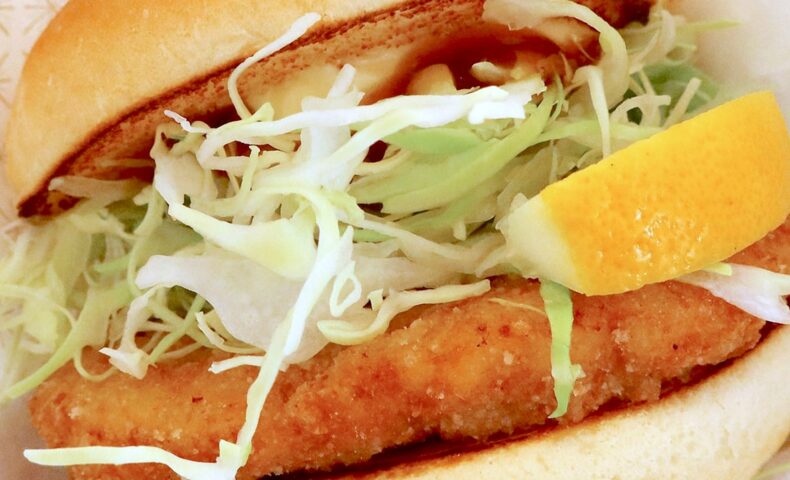 「モスバーガー」の新作・和風旨だれのとり竜田バーガー&イートイン限定・ふんわりスフレパンケーキ