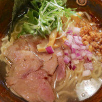 那覇・松尾「麺屋おがわら」で塩ラーメン＆チャーシュー丼セット