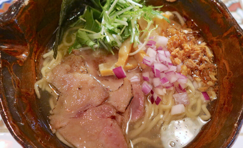 那覇・松尾「麺屋おがわら」で塩ラーメン＆チャーシュー丼セット