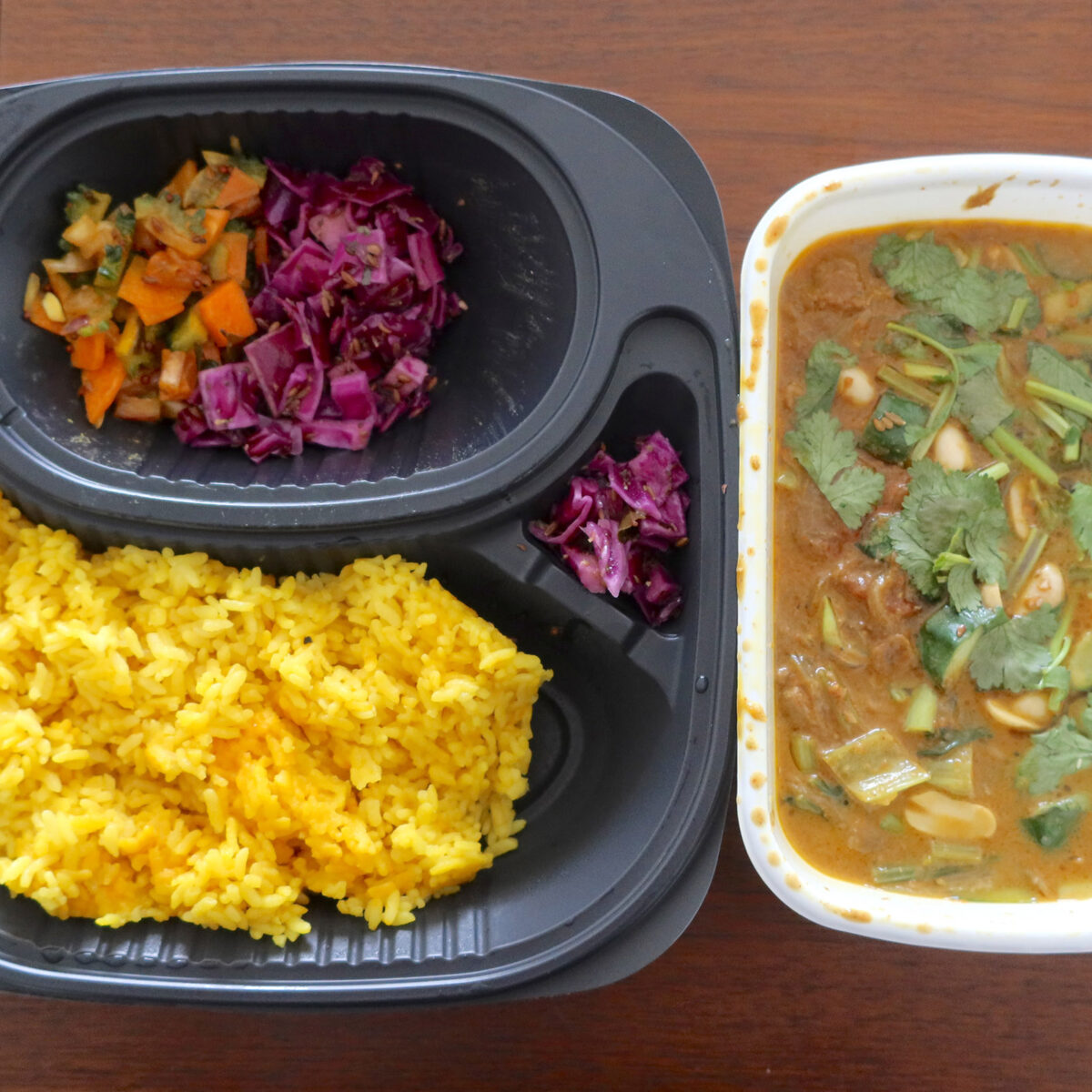 黒酢と塩豚のカレーとキュウリとピーナッツの台湾アチャール＋島野菜アチャール＋ザワークラウト（2,108円）