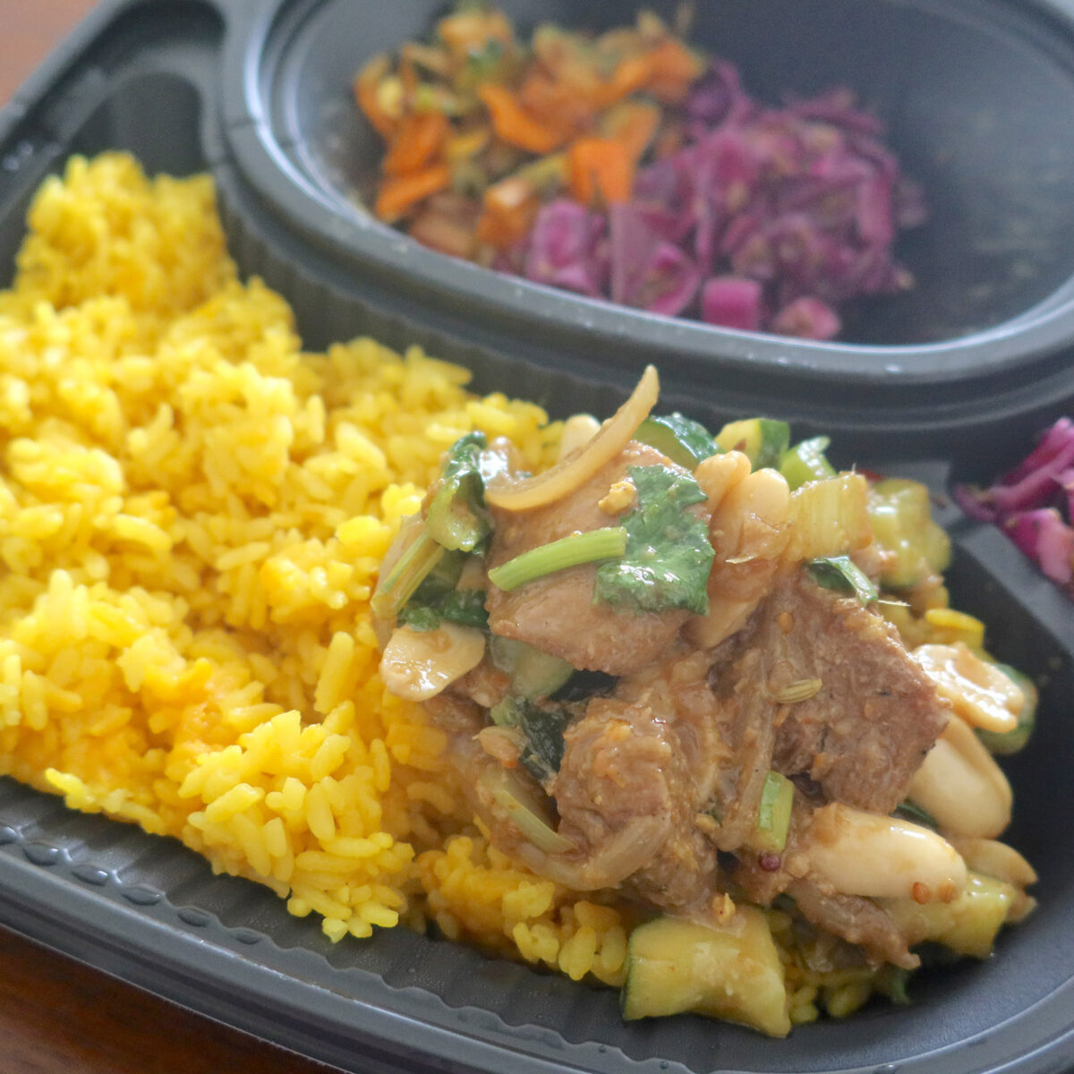 ご飯大盛りカレーたっぷり