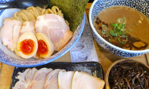 浦添「麺や偶もとなり 牧港店」で魚介豚骨つけ麺スペシャル＋チャーシュー＋きくらげ