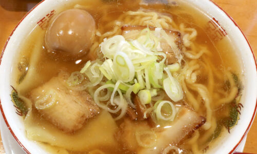 那覇・泉崎「トルネコパーパ」でもちもち麺がおいしい兎琉猫 肉中華そば 大盛り味玉トッピング