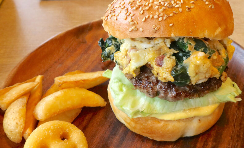 菜の花&ベーコン&玉子がアクセント! 「FLIP-FLOP」のマンスリー・菜の花ベーコンバーガー