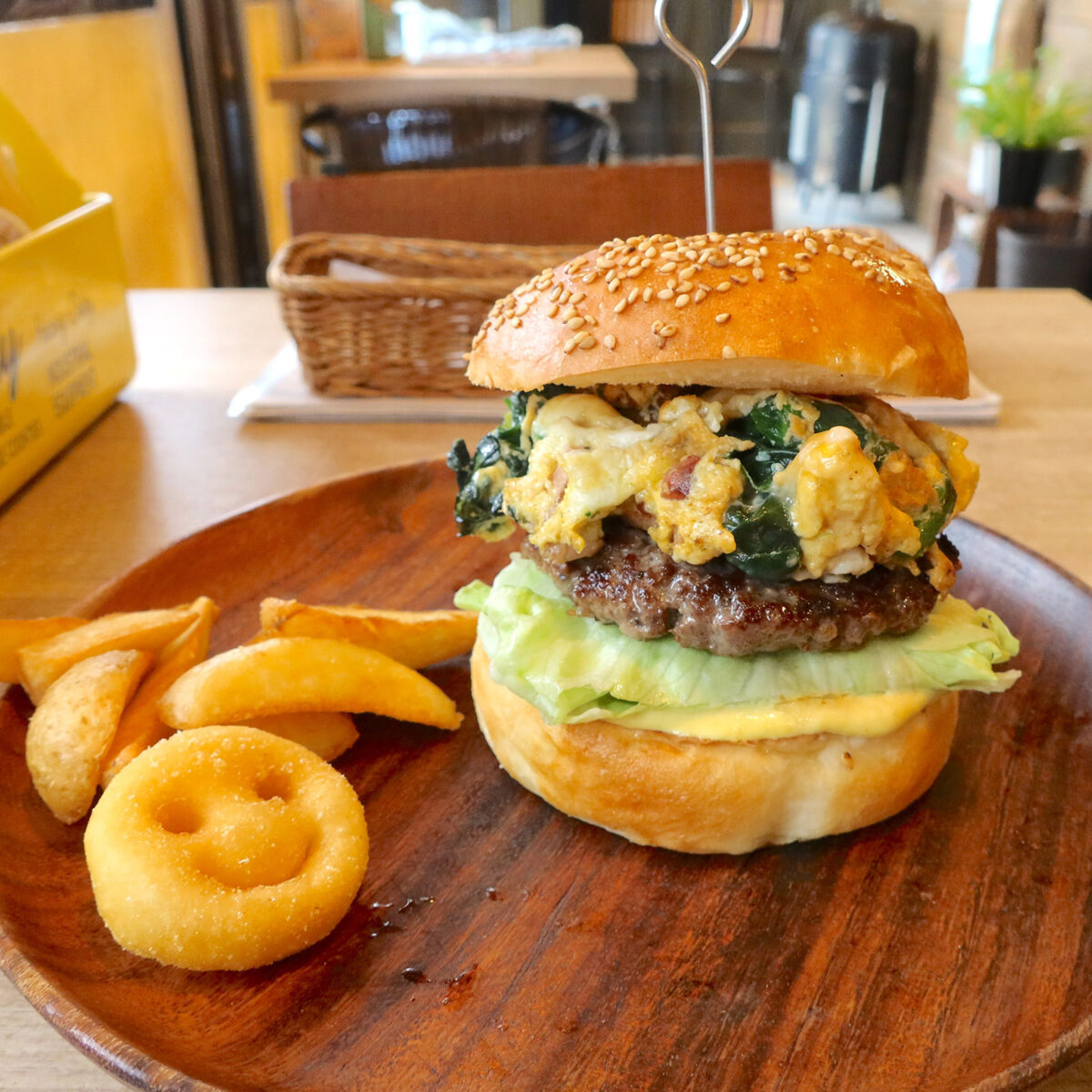 菜の花ベーコンバーガー（1.580円）