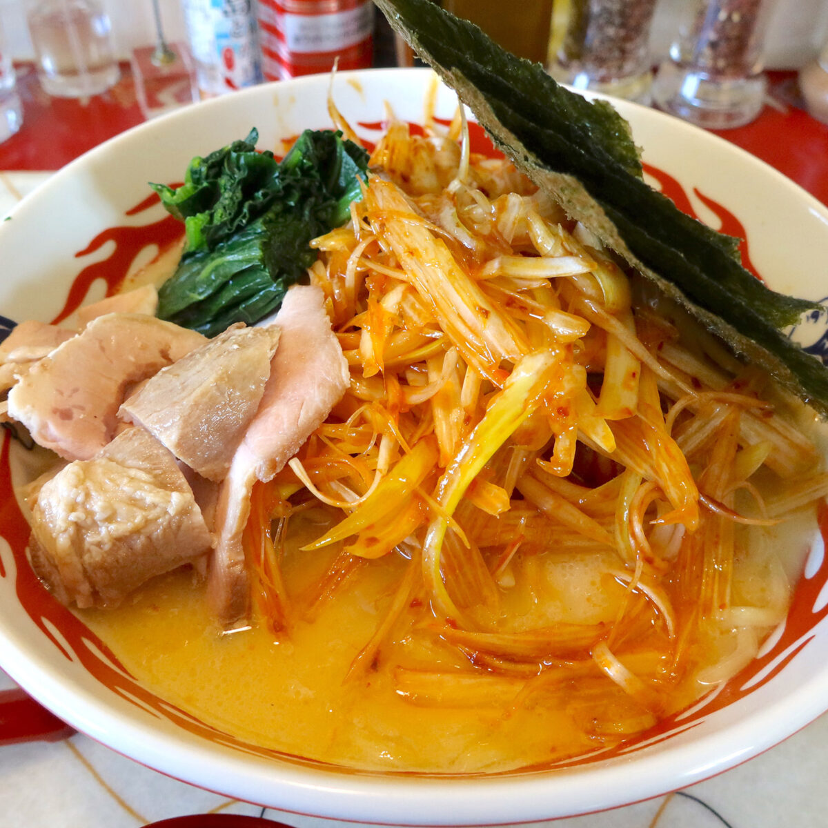 家系✕ラーショ ピリ辛白とんこつ