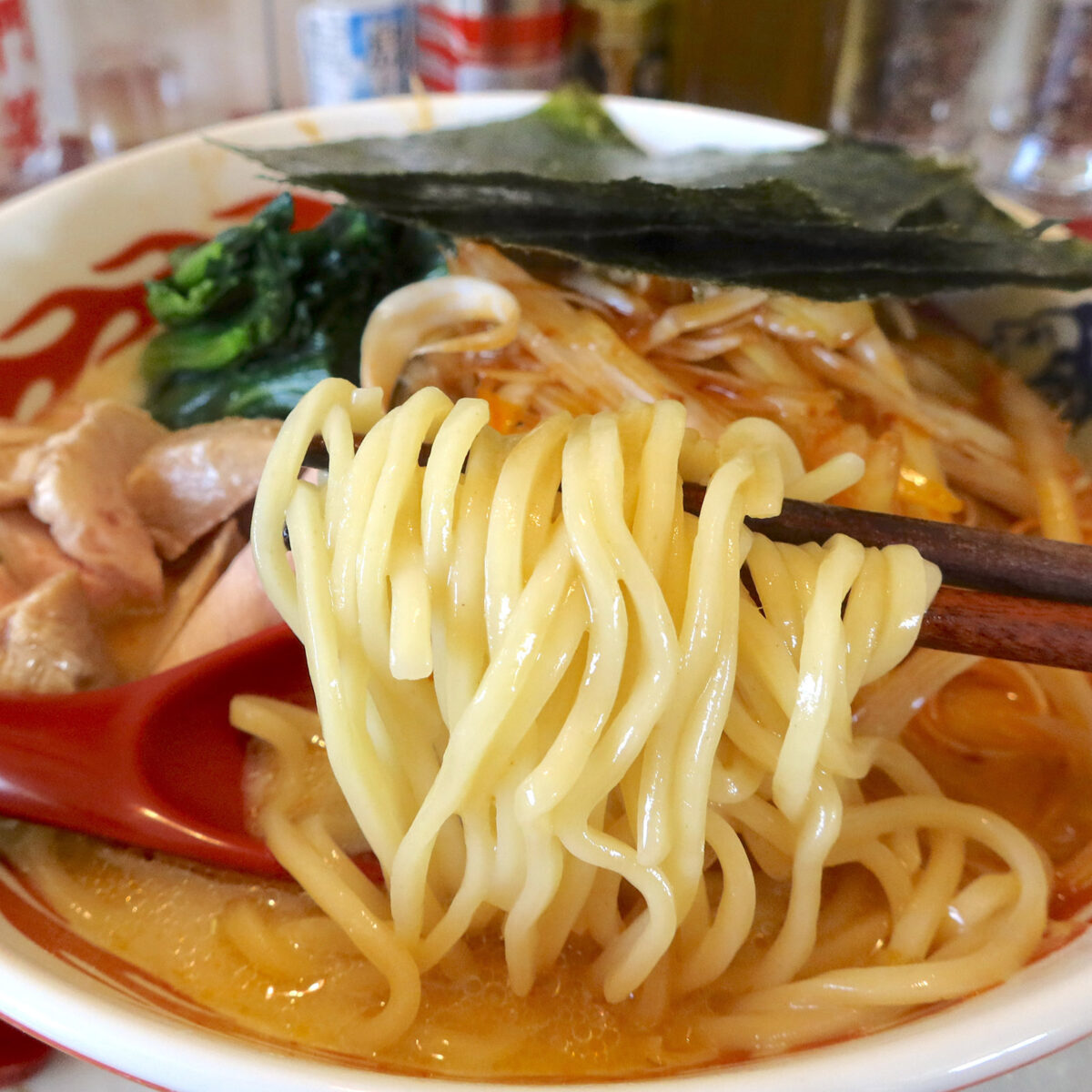 クリーミーなとんこつスープ