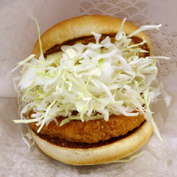 海老カツバーガー（490円）
