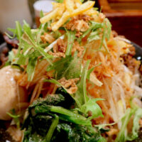 沖縄はすでに冷やしが始まってます！ 牧志「麺屋 雉虎」で赤猫の冷やし担々麺