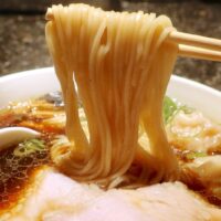 那覇・前島「Lang Tang」でロールスロイスなラーメン・支那そば 黒醤油 特製