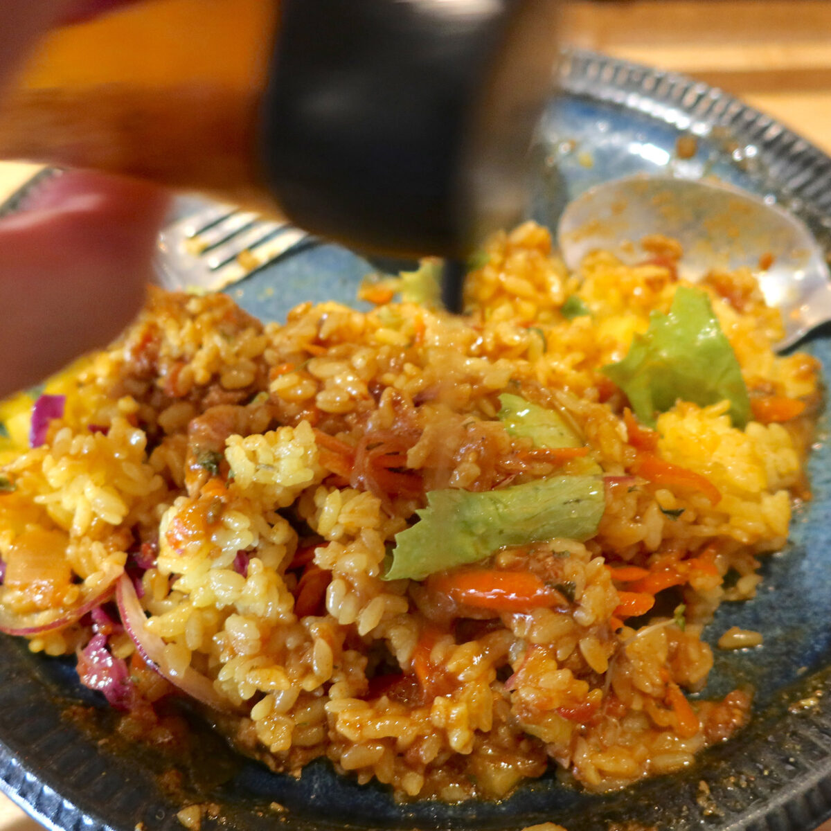 スパイ酢をドバっと