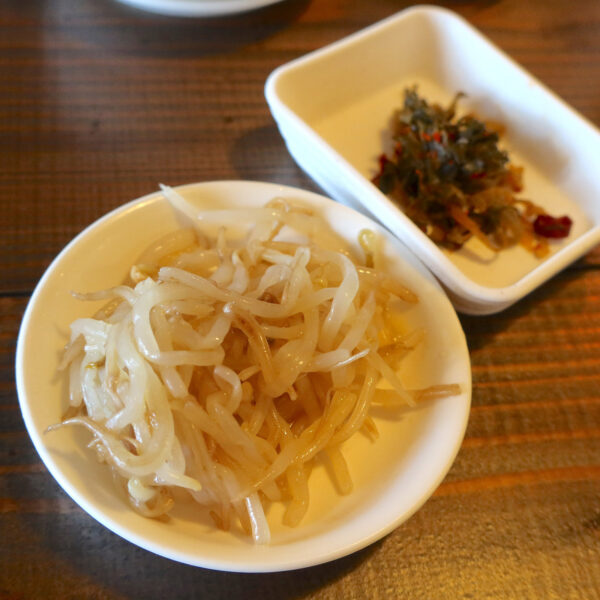 サービスのもやし＆高菜