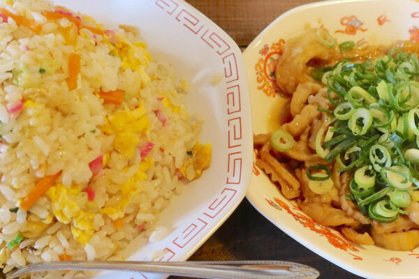 宜野湾「久留米ラーメン 丸久」の焼き飯＆久留米ニンニク醤油ホルモンで勝手にホルモンかけチャーハン
