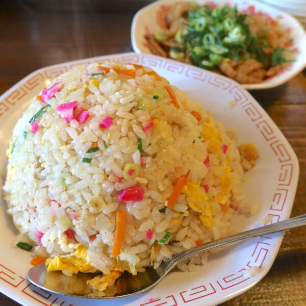 焼き飯（700円）＆久留米ニンニク醤油ホルモン（580円）