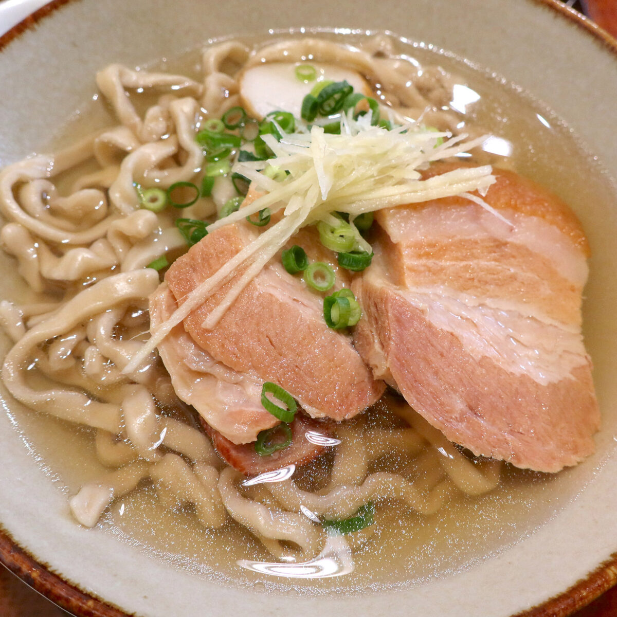 でっかい三枚肉