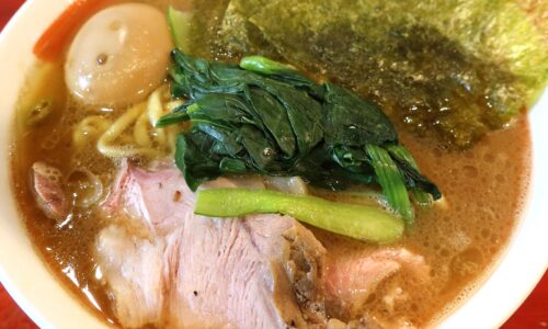 【沖縄家系の日】宜野湾「麺と飯ソウハチヤ がろんちゃん店」で家系ラーメン 並盛り＋味玉