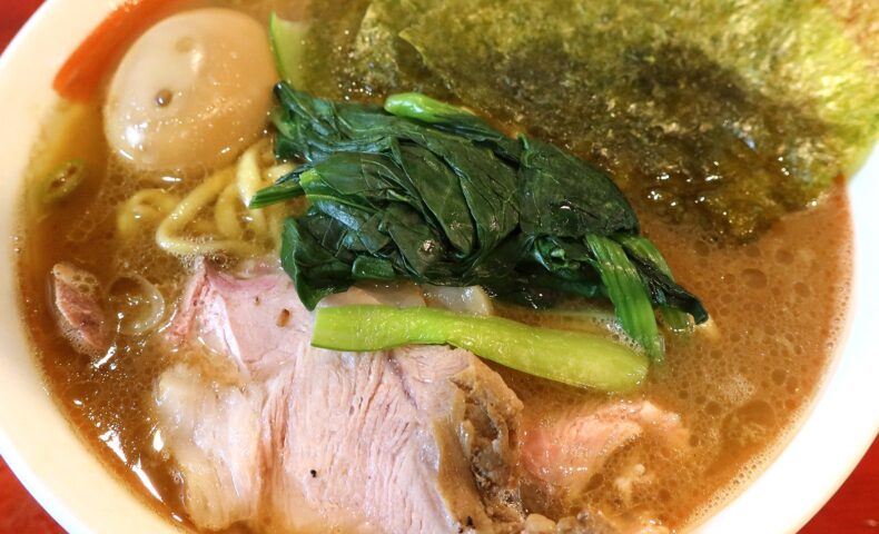 【沖縄家系の日】宜野湾「麺と飯ソウハチヤ がろんちゃん店」で家系ラーメン 並盛り+味玉