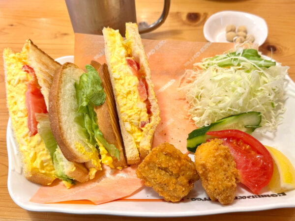 たまとまレタスサンド〔ドリンク料金＋730円〕＆アイスコーヒー（520円）
