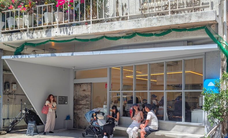 人気の沖縄そば店「EIBUN」が行列だったら近くの「STAND EIBUN」がオススメ