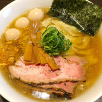 那覇「麺狂浪人 卍」でトリュフオイル香る鯛煮干塩蕎麦