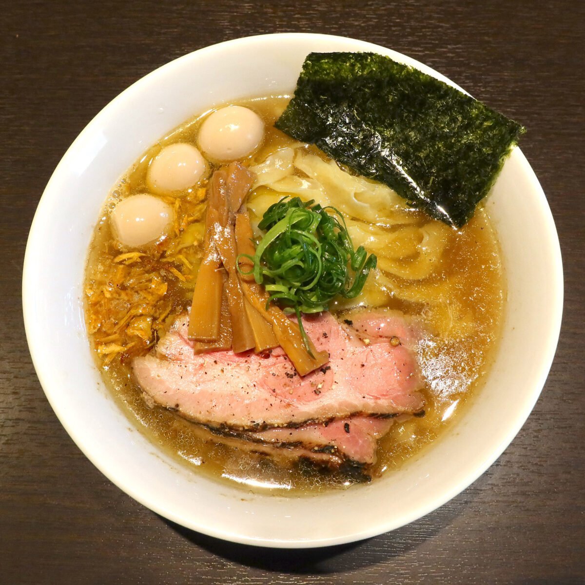 トリュフオイル香る鯛煮干塩蕎麦 並（1,100円）＋極太手揉み麺（50円）＋レア焼豚（200円）