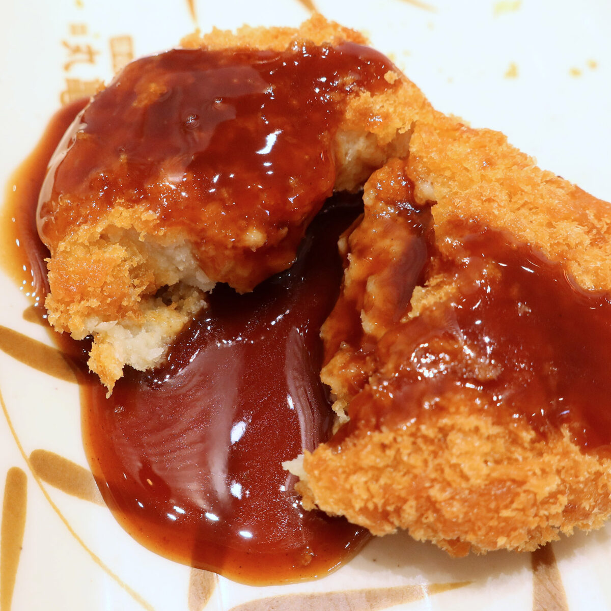 ソースたっぷり